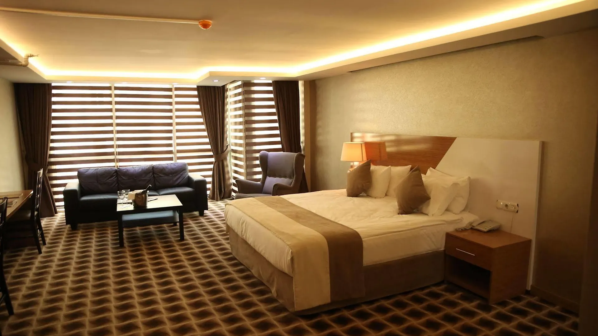 Way Hotel Izmir 3*,